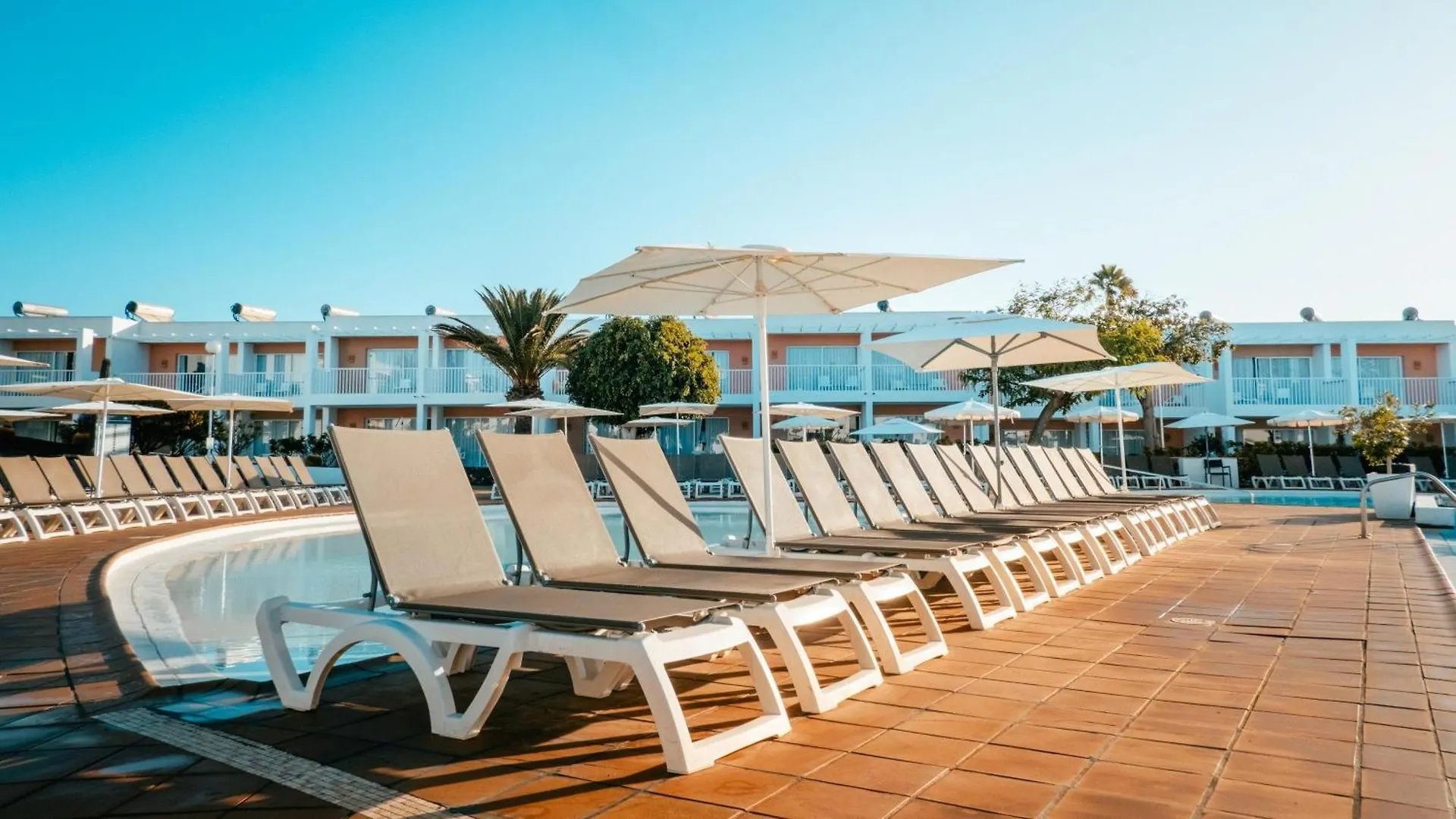 Hotel Labranda Bahia De Lobos Corralejo 4*,